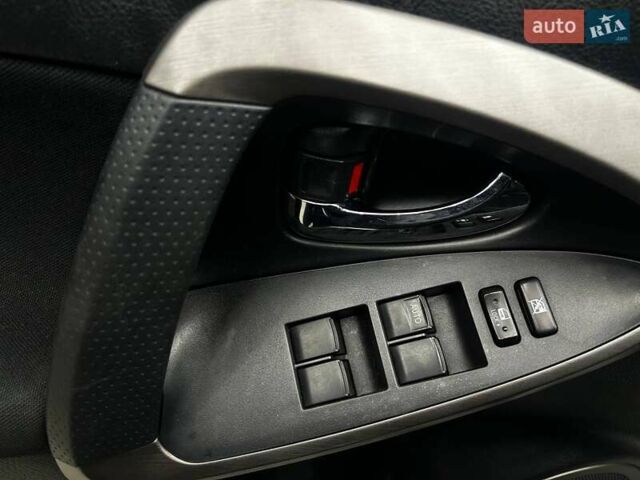 Серый Тойота РАВ 4, объемом двигателя 2 л и пробегом 220 тыс. км за 9300 $, фото 10 на Automoto.ua
