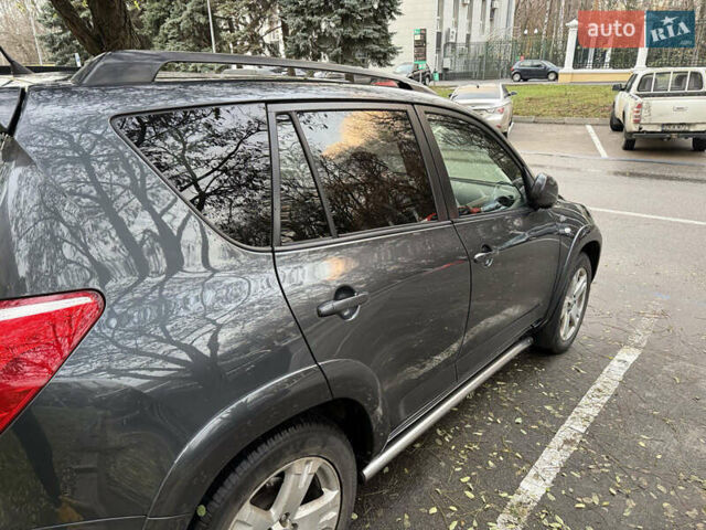 Серый Тойота РАВ 4, объемом двигателя 2.23 л и пробегом 275 тыс. км за 9000 $, фото 3 на Automoto.ua