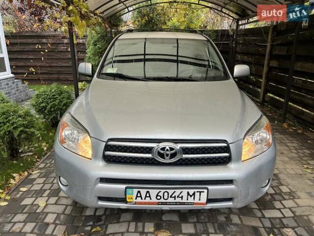 Серый Тойота РАВ 4, объемом двигателя 2.4 л и пробегом 143 тыс. км за 8500 $, фото 26 на Automoto.ua