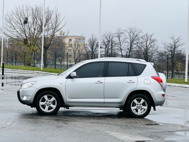 Серый Тойота РАВ 4, объемом двигателя 2 л и пробегом 226 тыс. км за 7999 $, фото 6 на Automoto.ua