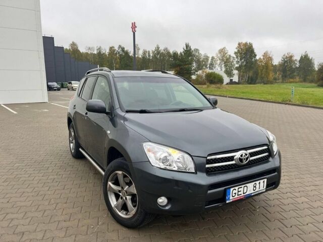 Серый Тойота РАВ 4, объемом двигателя 2.2 л и пробегом 350 тыс. км за 5100 $, фото 3 на Automoto.ua