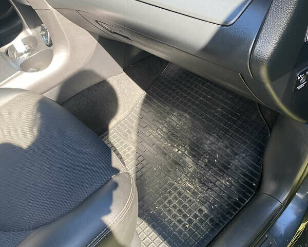 Серый Тойота РАВ 4, объемом двигателя 2.23 л и пробегом 203 тыс. км за 9990 $, фото 10 на Automoto.ua