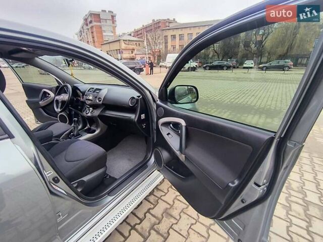 Серый Тойота РАВ 4, объемом двигателя 2.2 л и пробегом 265 тыс. км за 9400 $, фото 23 на Automoto.ua