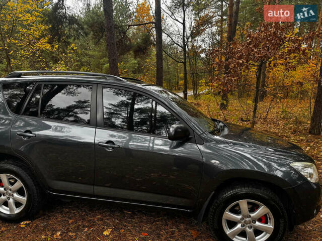 Серый Тойота РАВ 4, объемом двигателя 2 л и пробегом 232 тыс. км за 11500 $, фото 5 на Automoto.ua