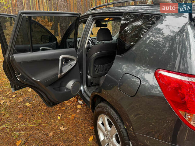 Серый Тойота РАВ 4, объемом двигателя 2 л и пробегом 232 тыс. км за 11500 $, фото 30 на Automoto.ua