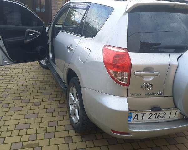 Серый Тойота РАВ 4, объемом двигателя 2.4 л и пробегом 282 тыс. км за 7900 $, фото 8 на Automoto.ua