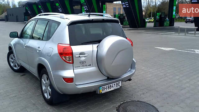 Сірий Тойота РАВ 4, об'ємом двигуна 2.4 л та пробігом 194 тис. км за 11900 $, фото 2 на Automoto.ua