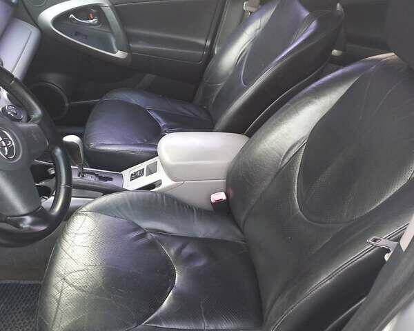 Серый Тойота РАВ 4, объемом двигателя 0 л и пробегом 282 тыс. км за 7700 $, фото 5 на Automoto.ua