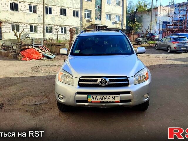 Сірий Тойота РАВ 4, об'ємом двигуна 2.4 л та пробігом 230 тис. км за 9000 $, фото 1 на Automoto.ua