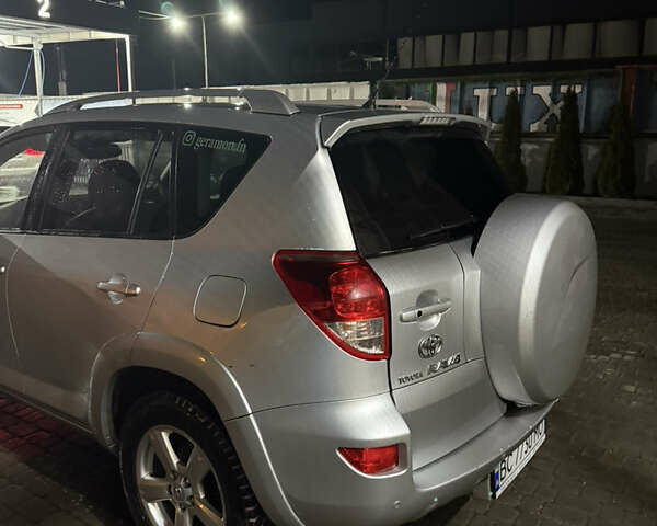 Серый Тойота РАВ 4, объемом двигателя 2.2 л и пробегом 238 тыс. км за 9500 $, фото 6 на Automoto.ua