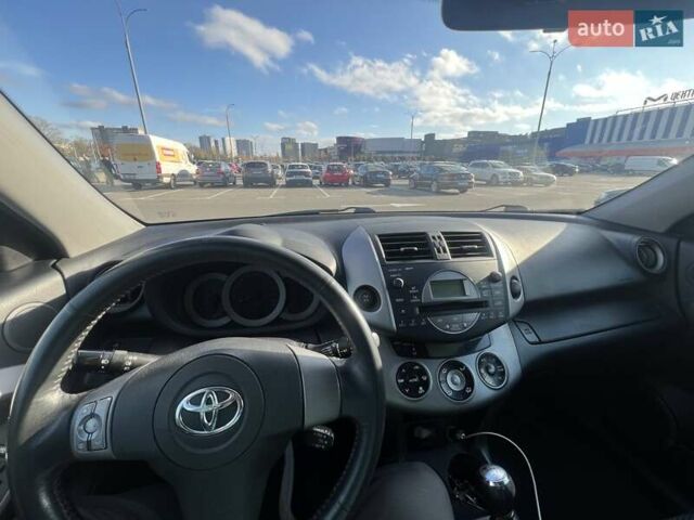 Серый Тойота РАВ 4, объемом двигателя 2.23 л и пробегом 279 тыс. км за 10100 $, фото 10 на Automoto.ua