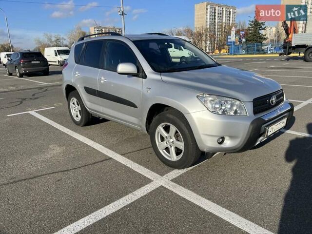 Серый Тойота РАВ 4, объемом двигателя 2.23 л и пробегом 279 тыс. км за 10100 $, фото 3 на Automoto.ua