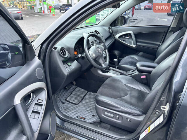 Серый Тойота РАВ 4, объемом двигателя 2 л и пробегом 172 тыс. км за 9500 $, фото 13 на Automoto.ua