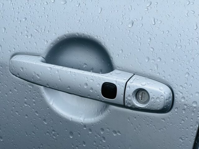 Серый Тойота РАВ 4, объемом двигателя 2 л и пробегом 226 тыс. км за 7999 $, фото 12 на Automoto.ua