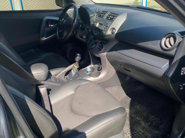 Сірий Тойота РАВ 4, об'ємом двигуна 2.2 л та пробігом 220 тис. км за 8300 $, фото 8 на Automoto.ua