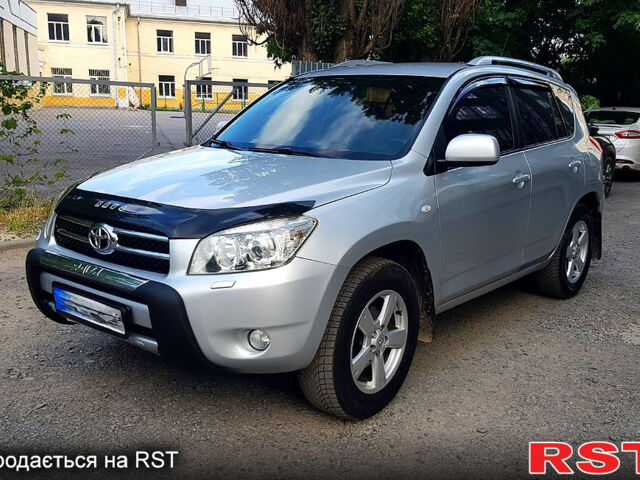 Серый Тойота РАВ 4, объемом двигателя 2 л и пробегом 208 тыс. км за 9500 $, фото 3 на Automoto.ua
