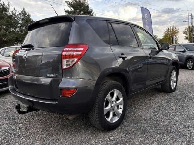 Серый Тойота РАВ 4, объемом двигателя 2.2 л и пробегом 177 тыс. км за 2800 $, фото 4 на Automoto.ua