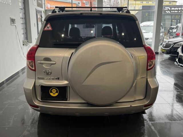 Серый Тойота РАВ 4, объемом двигателя 2.4 л и пробегом 144 тыс. км за 11000 $, фото 5 на Automoto.ua