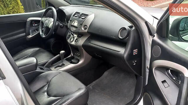 Сірий Тойота РАВ 4, об'ємом двигуна 2.4 л та пробігом 194 тис. км за 11900 $, фото 21 на Automoto.ua