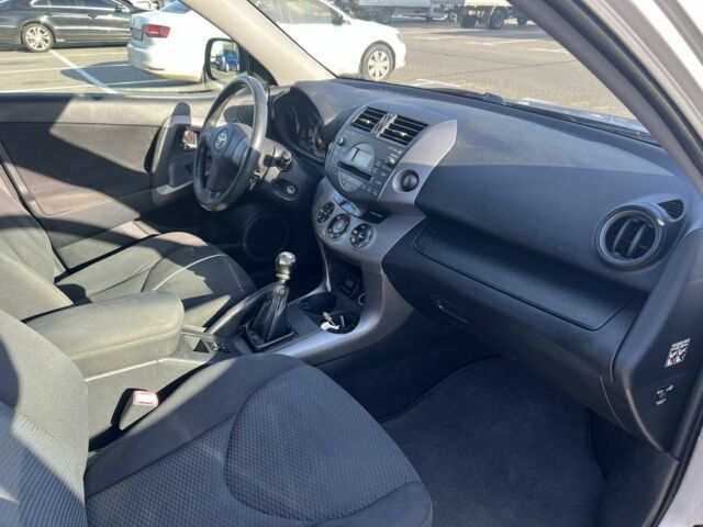 Серый Тойота РАВ 4, объемом двигателя 0 л и пробегом 279 тыс. км за 10100 $, фото 6 на Automoto.ua