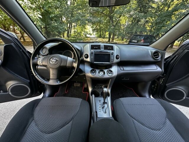 Серый Тойота РАВ 4, объемом двигателя 2 л и пробегом 250 тыс. км за 8650 $, фото 7 на Automoto.ua