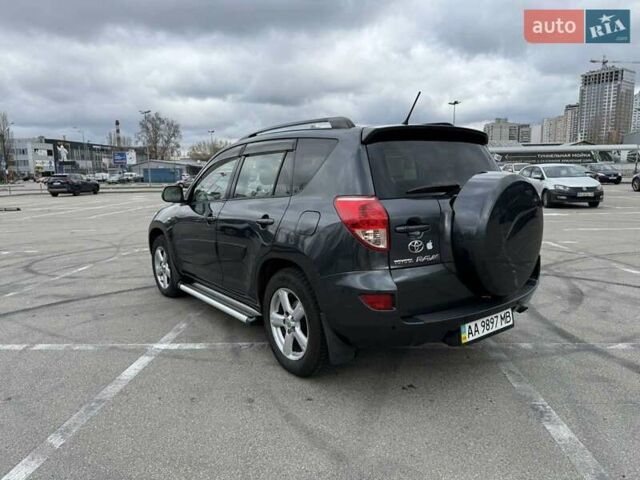 Серый Тойота РАВ 4, объемом двигателя 2 л и пробегом 146 тыс. км за 8600 $, фото 9 на Automoto.ua