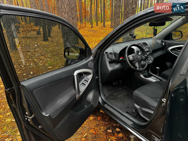 Серый Тойота РАВ 4, объемом двигателя 2 л и пробегом 232 тыс. км за 11500 $, фото 11 на Automoto.ua
