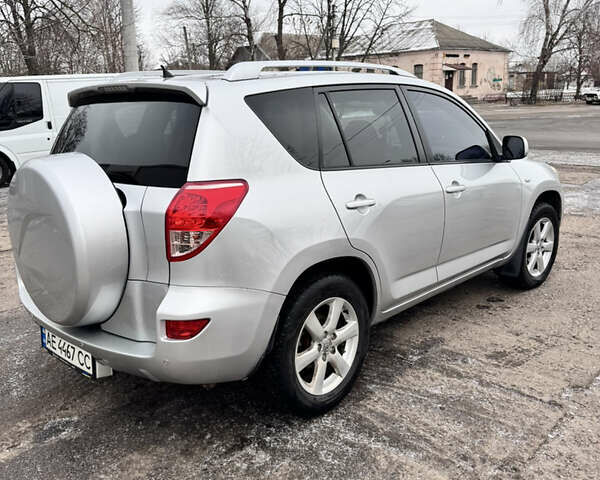 Серый Тойота РАВ 4, объемом двигателя 2 л и пробегом 254 тыс. км за 9500 $, фото 4 на Automoto.ua