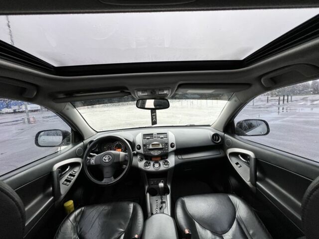 Серый Тойота РАВ 4, объемом двигателя 2 л и пробегом 226 тыс. км за 7999 $, фото 19 на Automoto.ua