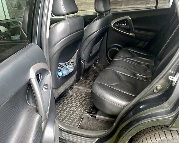 Тойота РАВ 4 2007 у Камінь-Каширський на Automoto.ua Сірий Тойота РАВ 4, об'ємом двигуна 2.23 л та пробігом 232 тис. км за 10400 $, фото 12 на Automoto.ua
