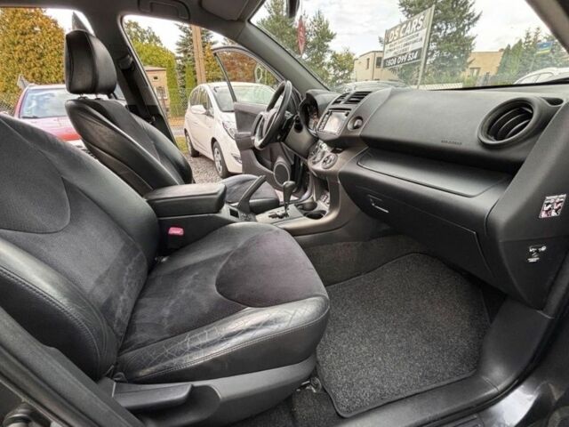 Серый Тойота РАВ 4, объемом двигателя 2.2 л и пробегом 177 тыс. км за 2800 $, фото 10 на Automoto.ua