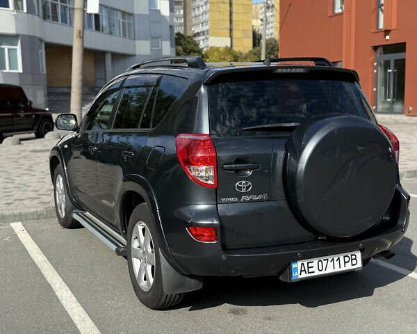 Серый Тойота РАВ 4, объемом двигателя 2.4 л и пробегом 155 тыс. км за 11000 $, фото 17 на Automoto.ua