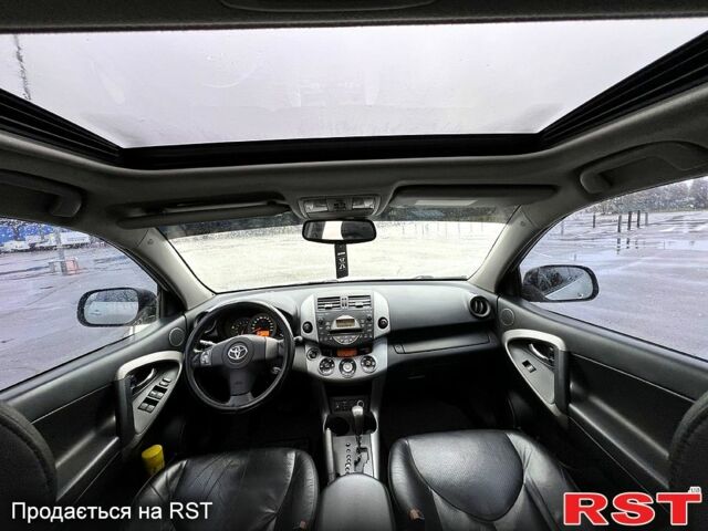 Серый Тойота РАВ 4, объемом двигателя 2 л и пробегом 226 тыс. км за 7999 $, фото 6 на Automoto.ua