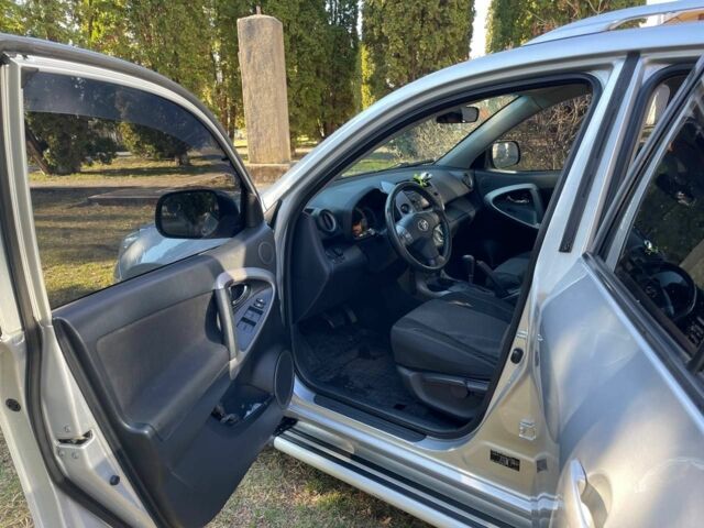 Тойота РАВ 4 2007 в Василькове на Automoto.ua Серый Тойота РАВ 4, объемом двигателя 2 л и пробегом 195 тыс. км за 10200 $, фото 2 на Automoto.ua