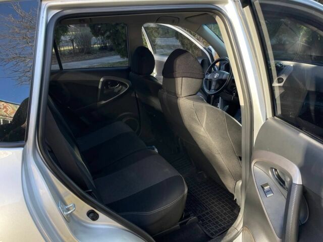 Тойота РАВ 4 2007 в Василькове на Automoto.ua Серый Тойота РАВ 4, объемом двигателя 2 л и пробегом 195 тыс. км за 10200 $, фото 6 на Automoto.ua