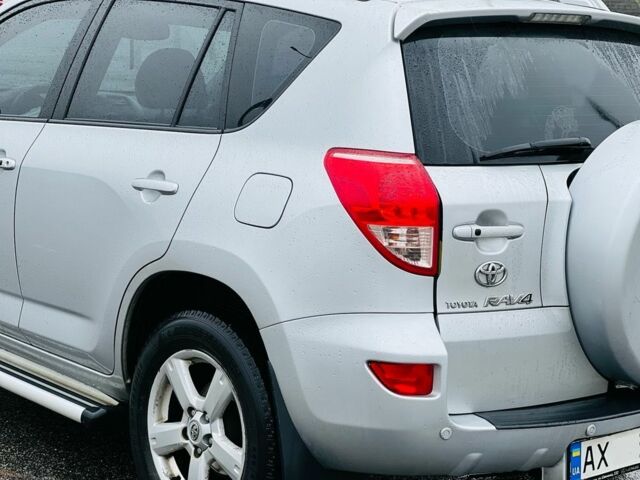Серый Тойота РАВ 4, объемом двигателя 2 л и пробегом 226 тыс. км за 7999 $, фото 8 на Automoto.ua