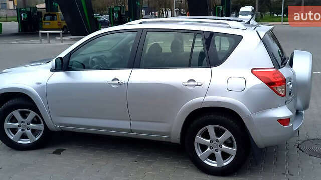 Сірий Тойота РАВ 4, об'ємом двигуна 2.4 л та пробігом 194 тис. км за 11900 $, фото 24 на Automoto.ua