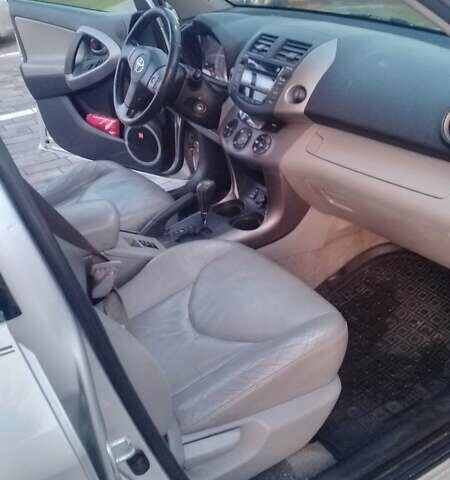 Сірий Тойота РАВ 4, об'ємом двигуна 2.4 л та пробігом 190 тис. км за 14400 $, фото 10 на Automoto.ua