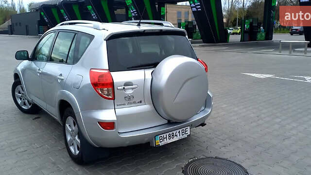 Сірий Тойота РАВ 4, об'ємом двигуна 2.4 л та пробігом 194 тис. км за 11900 $, фото 7 на Automoto.ua