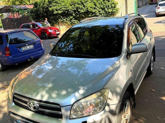 Сірий Тойота РАВ 4, об'ємом двигуна 2 л та пробігом 240 тис. км за 7500 $, фото 1 на Automoto.ua
