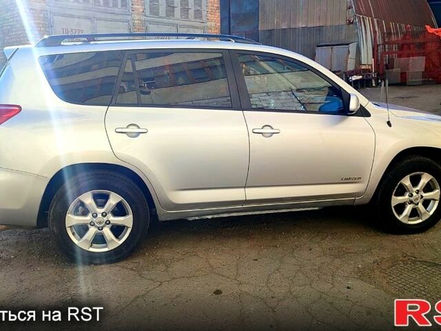 Сірий Тойота РАВ 4, об'ємом двигуна 2.4 л та пробігом 230 тис. км за 9000 $, фото 3 на Automoto.ua