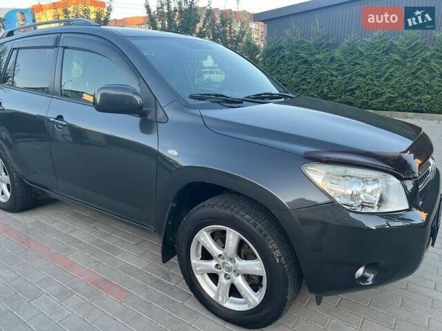 Серый Тойота РАВ 4, объемом двигателя 2 л и пробегом 243 тыс. км за 8800 $, фото 10 на Automoto.ua