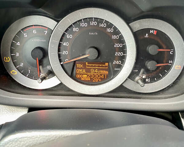 Тойота РАВ 4 2007 у Камінь-Каширський на Automoto.ua Сірий Тойота РАВ 4, об'ємом двигуна 2.23 л та пробігом 232 тис. км за 10400 $, фото 19 на Automoto.ua