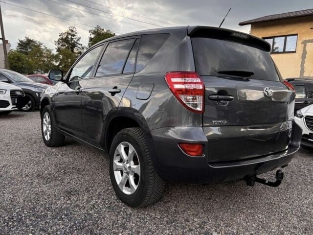 Серый Тойота РАВ 4, объемом двигателя 2.2 л и пробегом 177 тыс. км за 2800 $, фото 3 на Automoto.ua