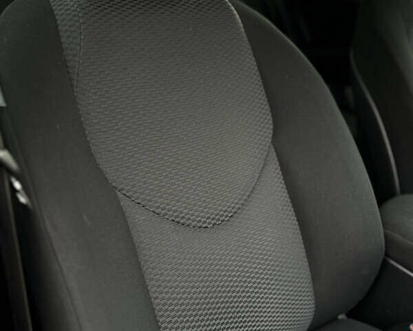 Серый Тойота РАВ 4, объемом двигателя 2 л и пробегом 213 тыс. км за 9800 $, фото 13 на Automoto.ua