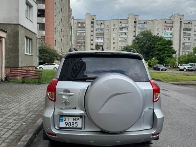 Сірий Тойота РАВ 4, об'ємом двигуна 2.4 л та пробігом 168 тис. км за 10500 $, фото 2 на Automoto.ua