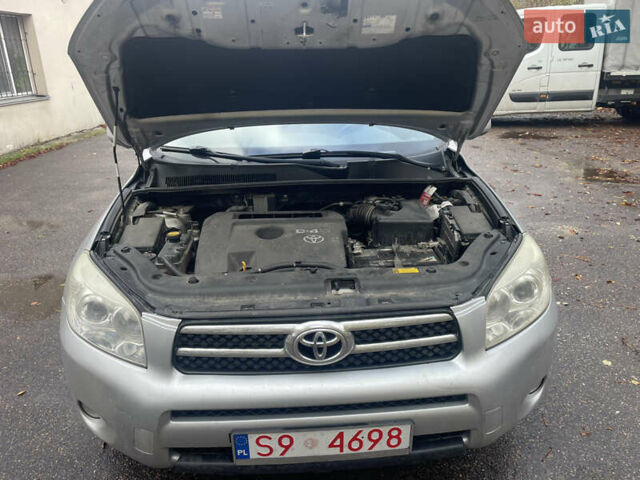 Серый Тойота РАВ 4, объемом двигателя 2.2 л и пробегом 239 тыс. км за 5700 $, фото 8 на Automoto.ua