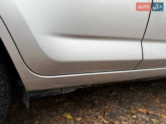 Серый Тойота РАВ 4, объемом двигателя 2 л и пробегом 80 тыс. км за 12600 $, фото 47 на Automoto.ua