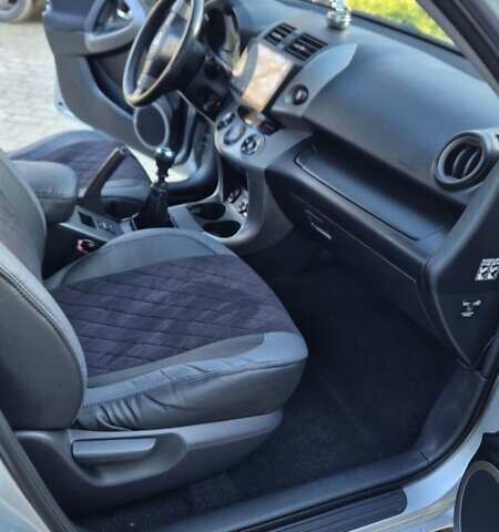 Серый Тойота РАВ 4, объемом двигателя 2.23 л и пробегом 293 тыс. км за 7999 $, фото 80 на Automoto.ua