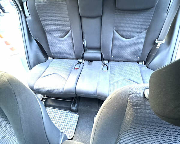 Серый Тойота РАВ 4, объемом двигателя 2 л и пробегом 108 тыс. км за 10999 $, фото 15 на Automoto.ua